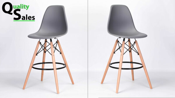 Traditional Tall Chair with Smooth Retro Design